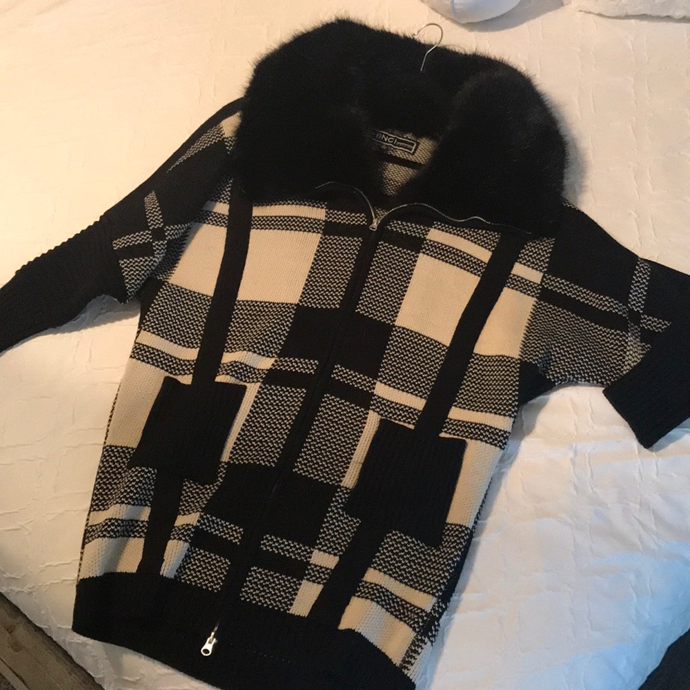 Gorgeous Oversized Sweater with Fur Trim